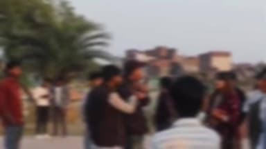 खागा: अटल बिहारी पार्क में शराब के नशे में धुत मनचलों ने रील बना रही युवती से की छेड़खानी, वीडियो वायरल