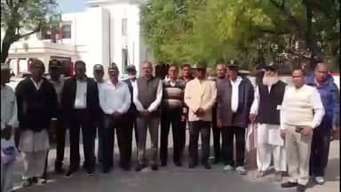 झुंझुनू: 1965 भारत-पाक युद्ध के शहीद फैयाज मोहम्मद खान की स्मृति में स्मारक की मांग, पूर्व सैनिकों ने जिला कलक्टर से की मुलाकात
