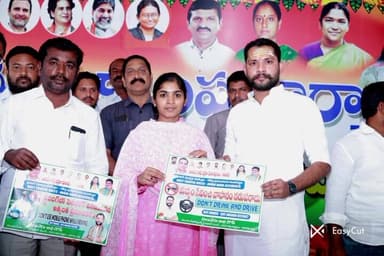 పాలకుర్తి: జాతీయ రోడ్డు భద్రత మాస ఉత్సవాలను పురస్కరించుకొని రోడ్డు భద్రత అవగాహన పోస్టర్ను ఆవిష్కరించిన పాలకుర్తిMLA యశస్విని రెడ్డి