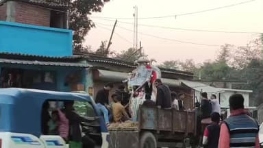 मरौना: मरौना प्रखंड क्षेत्र में सरस्वती पूजा को लेकर गुरुवार दोपहर 3 बजे छात्र-छात्राओं में दिखा उत्साह