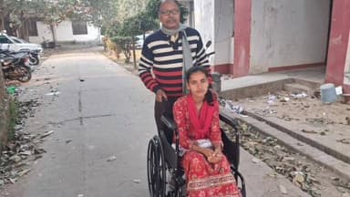 कसिया: कुशीनगर में पब्लिक ऐप की खबर का असर: दिव्यांग बेटी को मिली राहत और ट्राई साइकिल