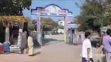 नैनपुर: पुलिस ने दोपहिया वाहन चालकों को दिया हेलमेट का संदेश, 26 जनवरी से हेलमेट न पहनने वालों पर होगी सख्त कार्रवाई