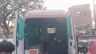 महमूदाबाद: महमूदाबाद में सड़क हादसे में टैंपो सवार घायल, आयशर ट्रैक्टर की टक्कर से मची अफरा-तफरी, ट्रॉमा सेंटर रेफर