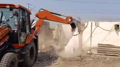 ગાંધીધામ: મનપા દ્વારા રીશીસીપિંગથી રાપરિયા હનુમાન મંદિર સુધી દબાણ હટાવ કામગીરી હાથ ધરવામાં આવી