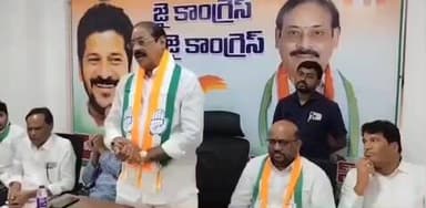 మేడ్చల్: కైతలాపూర్ లో డబుల్ బెడ్ రూమ్ ధ్రువపత్రాలను అందజేసిన కాంగ్రెస్ పార్టీ ఇన్చార్జి బండి రమేష్