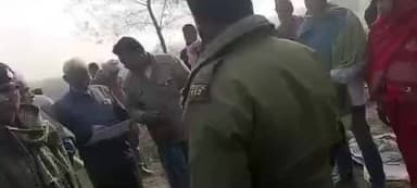 मांझा: शेखपुरा गांव में जमीनी विवाद को लेकर दो पक्षों में मारपीट, जांच में जुटी डायल 112 पुलिस