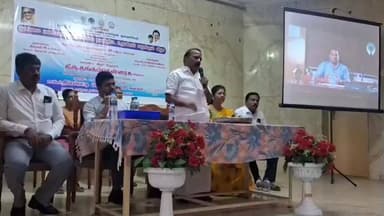 சிவகாசி: தனியார் திருமண மண்டபத்தில் ஆதிதிராவிட வீட்டு வசதி மேம்பாட்டு கழகம் சார்பில் தூய்மை பணியாளர்களுக்கான பல்வேறு நலத்தட்டு உதவிகள் வழங்கப்பட்டது