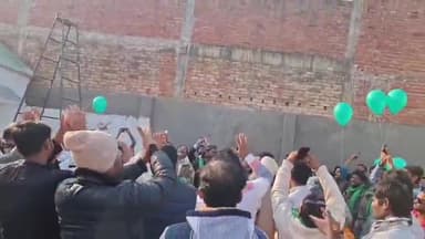 रुदौली: AIMIM की ऐतिहासिक जीत से गदगद रुदौली में नारों के साथ मिठाई बांटकर मनाया गया जश्न