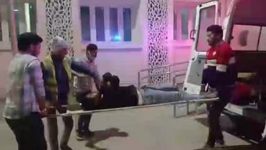 चंदौली: बरठीं कमरौर के पास नेशनल हाईवे पर लहुलुहान हालत में मिला युवक, जिला अस्पताल में भर्ती