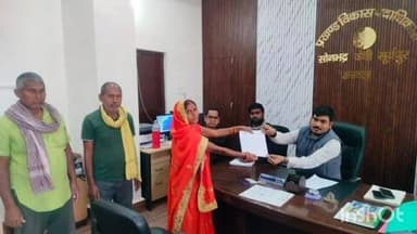 सोनभद्र बंशी सुर्यपुर: नामांकन के अंतिम दिन आठ सदस्यों ने नामांकन पत्र दाखिल किया