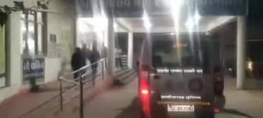 पंडरिया: ग्राम कुसुमघटा में तेज रफ्तार बाइक सवार 3 युवक अनियंत्रित होकर गिरे, पंडरिया अस्पताल में भर्ती