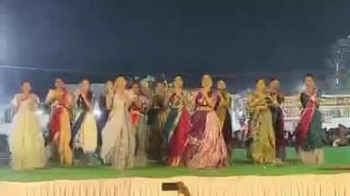 నిర్మల్: జిల్లా కేంద్రంలోని ఎన్టీఆర్ స్టేడియంలో ధూమ్ ధామ్ గా కొనసాగుతున్న నిర్మల్ ఉత్సవాలు.. ఆకట్టుకున్న సాంస్కృతిక కార్యక్రమాలు