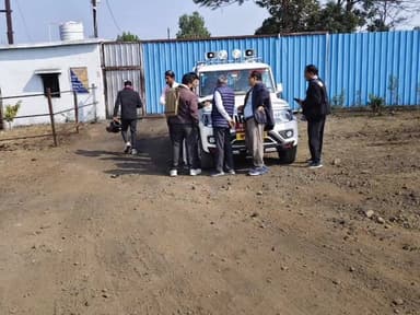 सुठालिया: सुठालिया क्षेत्र के तुमडिया में बिना पंजीयन के चल रही अवैध तेल फैक्ट्री प्रशासन ने सील की