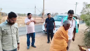 ବିଜେପୁର: ଲାଉମୁଣ୍ଡା ବୃଦ୍ଧାଶ୍ରମ ଯାଇ ଅନ୍ତେବାସୀ ମାନଙ୍କ ବିଭିନ୍ନ ସମସ୍ୟା ବୁଝିଲେ ବିଜେପୁର ବିଧାୟକ ସନତ କୁମାର ଗଡ଼ତିଆ