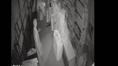 चौरई: चमन घाटी स्थित साड़ी महल दुकान में चोरी, सीसीटीवी में कैद हुई वारदात