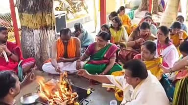 ಧಾರವಾಡ: ಗಣೇಶ ಜಯಂತೋತ್ಸವ ಅಂಗವಾಗಿ ಧಾರವಾಡ ನಗರದ ವಿವಿಧ ದೇವಸ್ಥಾನಗಳಲ್ಲಿ ಶ್ರದ್ಧಾಭಕ್ತಿಯಿಂದ ಭಕ್ತರು ಗಣೇಶನಿಗೆ ವಿಶೇಷ ಅಲಂಕಾರ ಪೂಜೆ