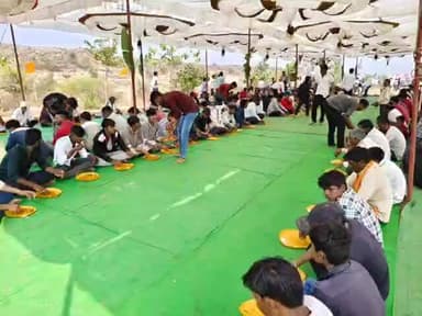 कसरावद: बडाटिया के जंगल में संकट मोचन हनुमान मंदिर में तीन दिवसीय धार्मिक आयोजन, 10 हजार से अधिक श्रद्धालुओं ने ग्रहण की प्रसादी