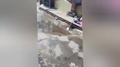 మంత్రాలయం: మంత్రాలయం : రాఘవేంద్ర కూడలి వద్ద పైప్లైన్ లీకేజ్ ని వెంటనే అరికట్టాలని ఏఐవైఎఫ్ నాయకుడు రాజు డిమాండ్