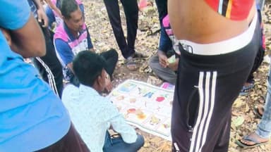 ધરમપુર: રાજપુરી જંગલ ગામે ક્રિકેટ ગ્રાઉન્ડ નજીક ‘ચકલી-પોપલી’ના જુગારની જામી મહેફિલ, વીડિયો વાયરલ