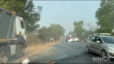 जगदलपुर: रायपुर जगदलपुर हाईवे 30 पर हाइवा और कार की टक्कर, कार ड्राइवर घायल, इंजन टूटकर फेंका, जांच में जुटी पुलिस