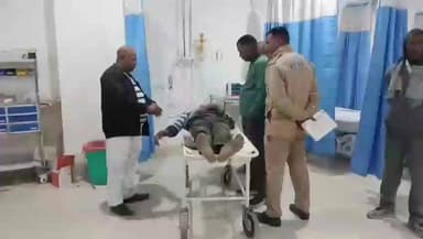 चंदौली: झांसी ढाबा के पास घायल अवस्था में मिला व्यक्ति, जिला अस्पताल में भर्ती किया गया