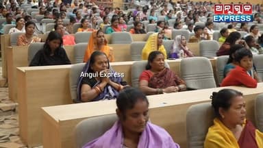 ମା 'ଲକ୍ଷ୍ମୀଙ୍କ ବାରରେ ମିଳିଲା ଚତୁର୍ଥ କିସ୍ତି ସୁଭଦ୍ରା ଟଙ୍କା। ମହିଳାମାନେ ସଶକ୍ତ ହେବାପାଇଁ ମା’ ଲକ୍ଷ୍ମୀ ଏବଂ ମା’ ସୁଭଦ୍ରା ଉଭୟଙ୍କର ଆ...