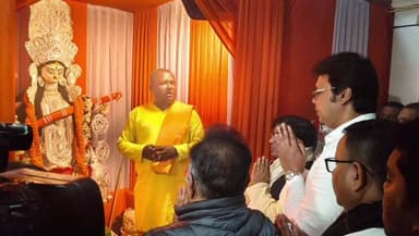 কলকাতা: সরস্বতী পূজায় কলকাতায় বিজেপি রাজ্য দপ্তরে পুষ্পাঞ্জলি, উপস্থিত শমীক ভট্টাচার্য্য