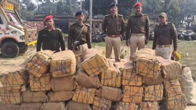 सोनबरसा: सोनबरसा थाना पुलिस की बड़ी कार्रवाई, स्कोर्पियो सहित 1305 लीटर देसी नेपाली शराब जब्त