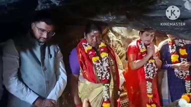 పాలకుర్తి: పాలకుర్తి సోమేశ్వర లక్ష్మీనరసింహస్వామి ఆలయంలో పంచాయతీరాజ్ శాఖ మంత్రి సీతక్క ప్రత్యేక పూజలు పాల్గొన్న స్థానిక ఎమ్మెల్యే