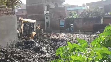 बलिया: घोड़हड़ा में 62 वर्षों पुराने गड्ढे की सफाई शुरू, प्रधान प्रतिनिधि ने किया चुनावी वादा पूरा