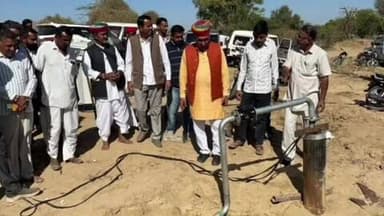 सिवाना: सिवाना विधायक हमीर सिंह भायल ने इटवाया में नवीन स्वीकृत नलकूप का विधिवत लोकार्पण किया