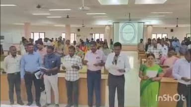 அரியலூர்: ஆட்சியர் அலுவலகத்தில் வாக்காளர் உறுதிமொழி ஏற்றுகொண்ட ஆட்சியர் மற்றும் அனைத்து துறை அரசு அதிகாரிகள்