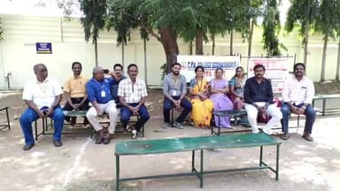 போடிநாயக்கனூர்: போடி CPA கல்லூரி பேராசிரியர்கள் பல்வேறு கோரிக்கைகளை வலியு றுத்தி 3வது நாளாக வளா கத்தில் உள்ளிருப்பு போ ராட்டத்தில் ஈடுபட்டனர்
