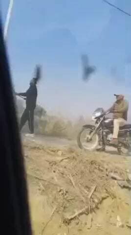 सीतापुर: हैदरपुर गांव में प्रधान प्रतिनिधि पर तलवार से हुआ जानलेवा हमला, गाड़ी भी हुई छात्राग्रस्त, पुलिस ने दर्ज किया मुकदमा