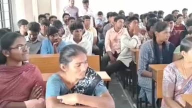 నకిరేకల్: నకిరేకల్ ప్రభుత్వ జూనియర్ కళాశాలలో తల్లిదండ్రుల సమావేశం పలు సూచనలు చేసిన అధ్యాపకులు