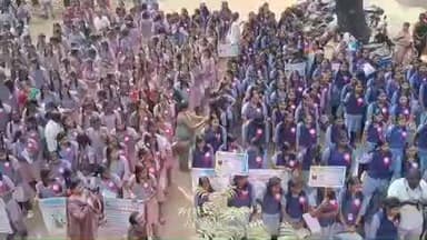 காட்பாடி: வாக்களிப்பது அனைவரின் ஜனநாயக கடமை அதனை நீங்கள் மக்களிடம் சொல்ல வேண்டும் காட்பாடி மகளிர் மேல்நிலை பள்ளியில் ஆட்சியர் பேச்சு