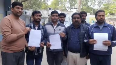 भिंड: महिला बाल विकास में आधार मशीन L1 न होने पर कलेक्ट्रेट परिसर में अपर कलेक्टर को सौंपा ज्ञापन