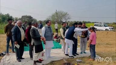 मेहगांव: अजीता गांव में भाजपा नेता आलोक राकेश शुक्ला ने सामुदायिक भवन के शुभारंभ हेतु किया भूमि पूजन