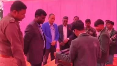 कांके: बरियातू के नेताजी सुभाषचंद्र बोस आवासीय विद्यालय में डीसी और एसएसपी नेताजी सुभाष चंद्र बोस की जयंती पर शामिल हुए