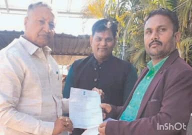 चांदवा: दीपक निषाद बने चंदवा प्रखंड से चतरा सांसद के प्रतिनिधि, कार्यकर्ताओं ने दी बधाई