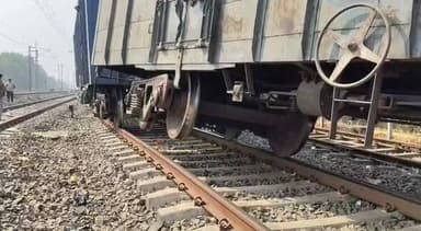 #ମାଲବାହୀ_ଟ୍ରେନ_ଲାଇନଚ୍ୟୁତ
ବାଲେଶ୍ବର ଜିଲ୍ଲା ଦକ୍ଷିଣ ପୂର୍ବ ରେଳପଥର ରୁପ୍ସା ରେଳ ଷ୍ଟେସନର ଚତୁର୍ଥ ଲାଇନରେ ଲାଇନଚ୍ୟୁତ ହୋଇଛି ମାଲବାହୀ ଟ...