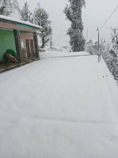 चम्बा : भरमौर और डलहौजी में वर्फवारी के ताजा दृश्य