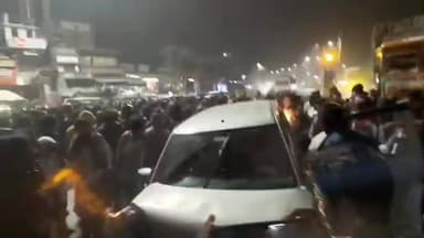 ইটাহার: ভয়াবহ পথ দুর্ঘটনা, ইটাহার চৌরঙ্গী মোড় ও বালিয়াপাড়া এলাকায় পরপর ৪ টি গাড়িকে ধাক্কা বেপরোয়া কন্টেনারের