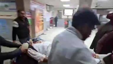 पुष्कर: पुष्कर बायपास स्थित ढाबे पर चाय पीते लोगों पर लाठी-डंडों से हमला, घायलों को अस्पताल पहुंचाया गया, इलाज जारी