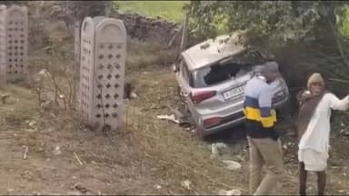 बकानी: बकानी में शादी के बाद काम खेड़ा मंदिर दर्शन जाते समय दुल्हा-दुल्हन सड़क हादसे में हुए घायल