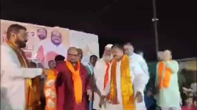 भुसावळ: वरणगावात शरद पवार गटाला मोठे खिंडार; शेकडो कार्यकर्त्यांचा शिवसेना शिंदे गटात प्रवेश