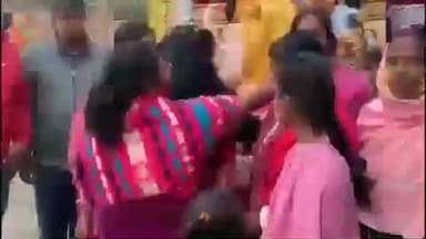 असरगंज: असरगंज प्रखंड में भक्तिभाव से मां सरस्वती का विसर्जन जारी, नम आंखों से दी अंतिम विदाई