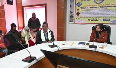 #राष्ट्रीय मतदाता दिवस पर #दिव्यांग मतदाता आईकन #रोशन लाल जागरूकता गीत गाते हुए।