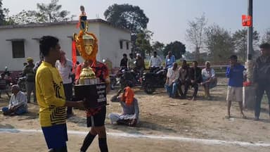 हथुआ - मिर्जापुर फुटबॉल टूर्नामेंट के फाइनल में हथुआ ने दर्ज की शानदार जीत....
#news #hathua #bigupdate #football #mirj...