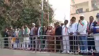 थावे: थावे प्रखंड कार्यालय में प्रखंड प्रमुख ने किया झंडा तोलन, बीडीओ व सीओ भी रहे मौजूद